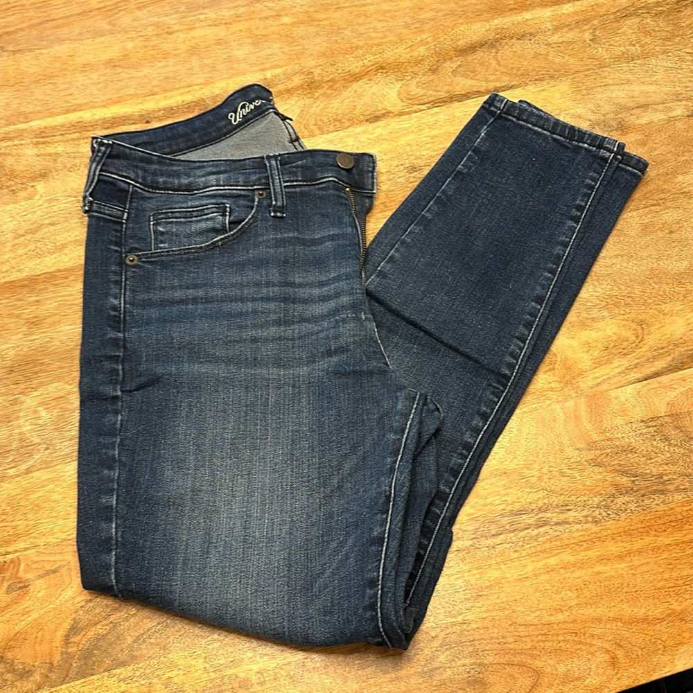 Universal Thread Jeans